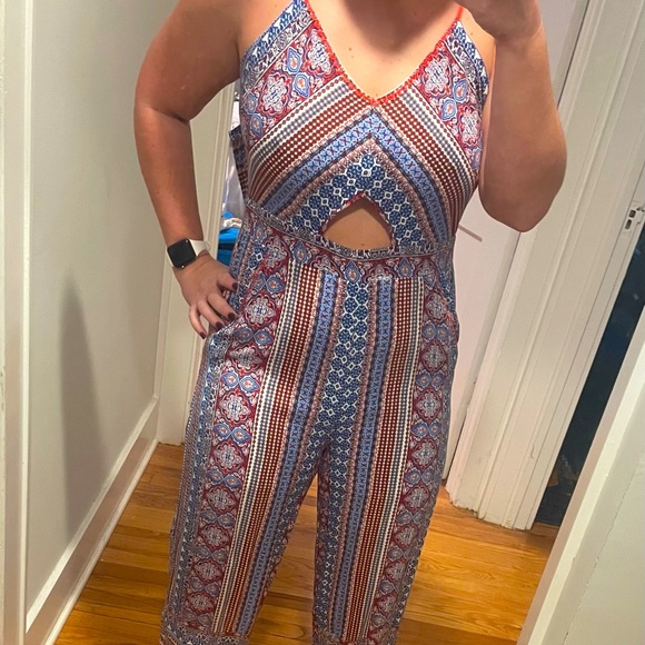 Red white and blue patterned capri jumpsuit - Picture 3 of 3